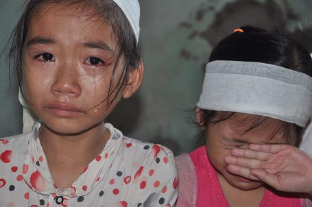 Bố đột tử, 4 con thơ ngơ ngác đi tìm